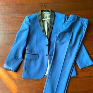 Men’s Le Chateau 2 piece tuxedo-suit 
-Jacket (38S), pants (30)
